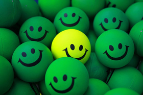 Be happy, my friend! I Want You to be Happy Day. Yellow smile. Green smileys. Free Download 2024 greeting card